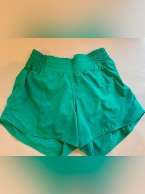 Lululemon Hotty Hot 4” high waist